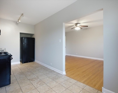 414 W Walnut Street - Photo Thumbnail 3