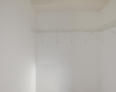 414 W Walnut Street - Photo Thumbnail 11