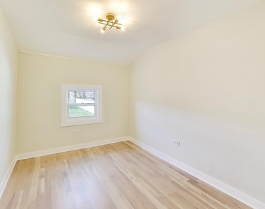 6730 W Dakin Street - Photo Thumbnail 14