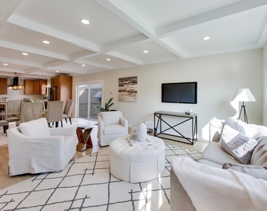6730 W Dakin Street - Photo Thumbnail 4