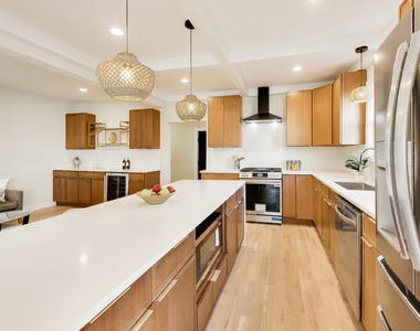 6730 W Dakin Street - Photo Thumbnail 2