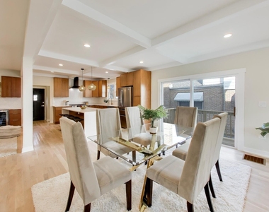 6730 W Dakin Street - Photo Thumbnail 5
