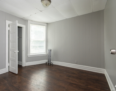 1229 E 71st Street - Photo Thumbnail 11