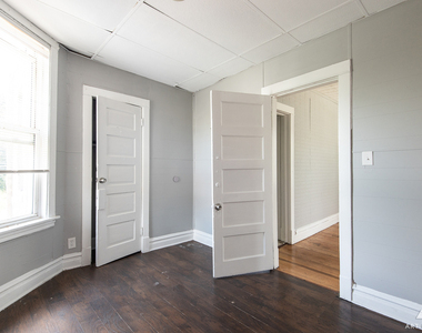 1229 E 71st Street - Photo Thumbnail 13