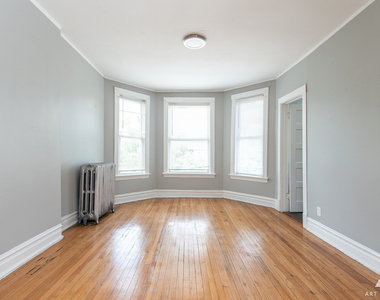 1229 E 71st Street - Photo Thumbnail 4