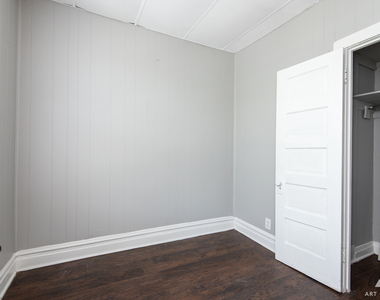 1229 E 71st Street - Photo Thumbnail 14