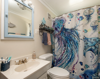 220 E 15th Street - Photo Thumbnail 12