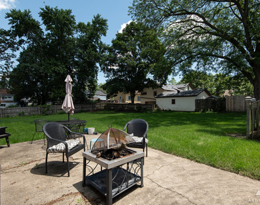 220 E 15th Street - Photo Thumbnail 15