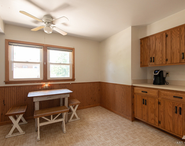 220 E 15th Street - Photo Thumbnail 8