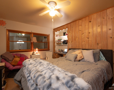 220 E 15th Street - Photo Thumbnail 9