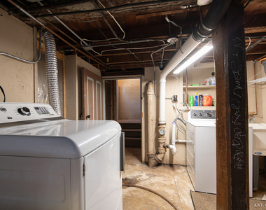 220 E 15th Street - Photo Thumbnail 14