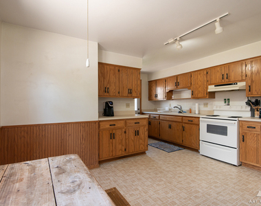 220 E 15th Street - Photo Thumbnail 6