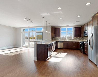 4758 N Laramie Avenue - Photo Thumbnail 4