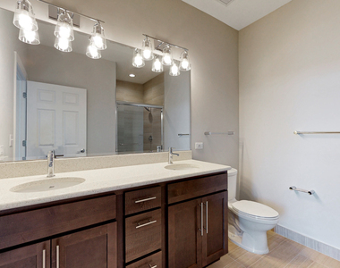 4758 N Laramie Avenue - Photo Thumbnail 9