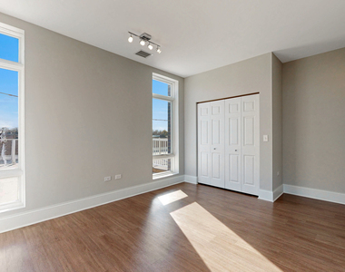 4758 N Laramie Avenue - Photo Thumbnail 12