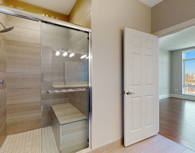 4758 N Laramie Avenue - Photo Thumbnail 10