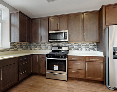4758 N Laramie Avenue - Photo Thumbnail 5