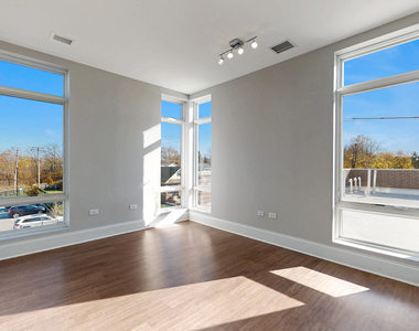4758 N Laramie Avenue - Photo Thumbnail 11