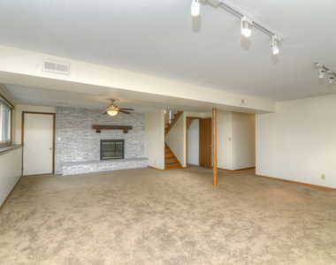 1070 Center Drive - Photo Thumbnail 17