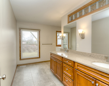 1070 Center Drive - Photo Thumbnail 14