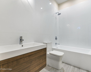 6915 N Western Avenue - Photo Thumbnail 19