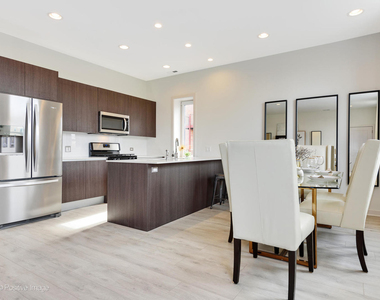 6535 W Dickens Avenue - Photo Thumbnail 4