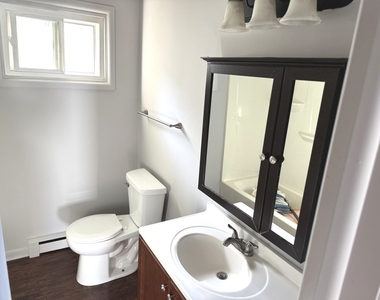 225 Panama Avenue - Photo Thumbnail 5