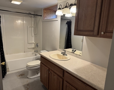 225 Panama Avenue - Photo Thumbnail 8