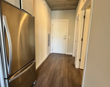 2407 W Eastwood Avenue - Photo Thumbnail 15