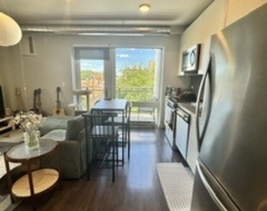 2407 W Eastwood Avenue - Photo Thumbnail 3