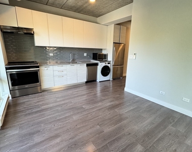 2407 W Eastwood Avenue - Photo Thumbnail 14