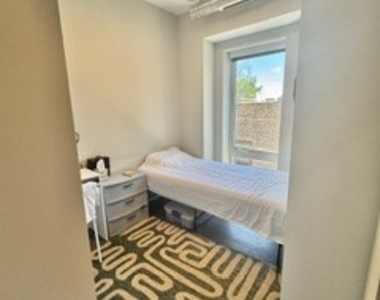 2407 W Eastwood Avenue - Photo Thumbnail 9