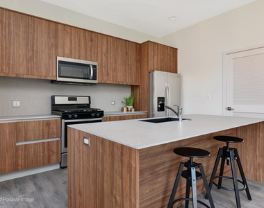 2146 N Nashville Avenue - Photo Thumbnail 5