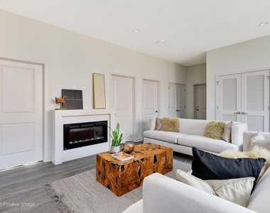 2146 N Nashville Avenue - Photo Thumbnail 8