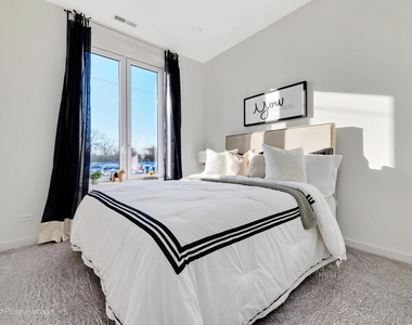 2146 N Nashville Avenue - Photo Thumbnail 11