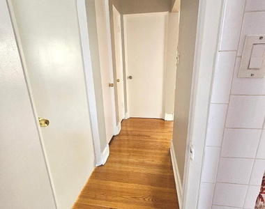 7526 N Ridge Boulevard - Photo Thumbnail 9