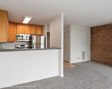 5950 Oakwood Drive - Photo Thumbnail 6