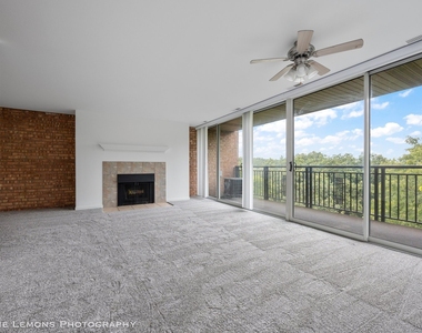 5950 Oakwood Drive - Photo Thumbnail 2