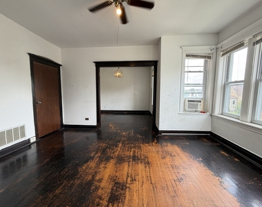 3652 N Kilpatrick Avenue - Photo Thumbnail 7