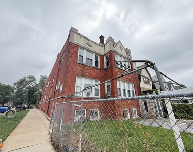 3652 N Kilpatrick Avenue - Photo Thumbnail 1