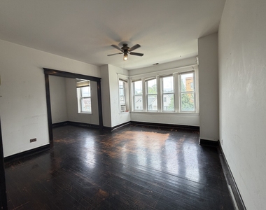 3652 N Kilpatrick Avenue - Photo Thumbnail 6