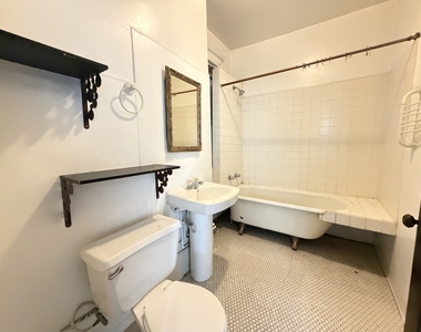 3652 N Kilpatrick Avenue - Photo Thumbnail 5