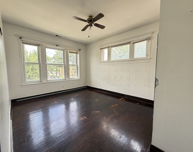 3652 N Kilpatrick Avenue - Photo Thumbnail 2