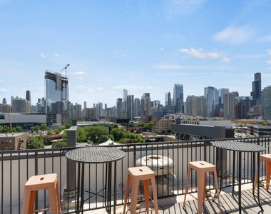 859 W Erie Street - Photo Thumbnail 14