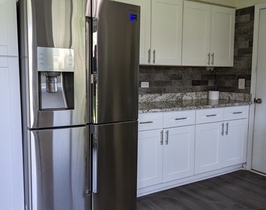508 Bristol Lane - Photo Thumbnail 5