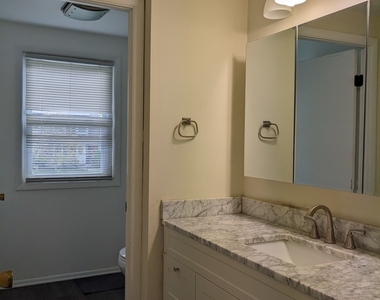 508 Bristol Lane - Photo Thumbnail 7