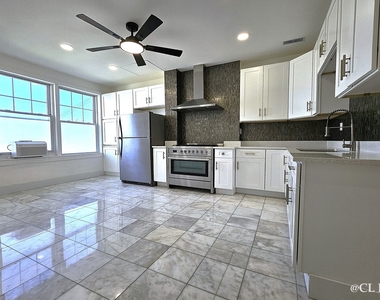 2924 W 38th Place - Photo Thumbnail 6