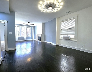 2924 W 38th Place - Photo Thumbnail 4