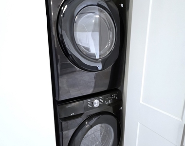 2924 W 38th Place - Photo Thumbnail 15