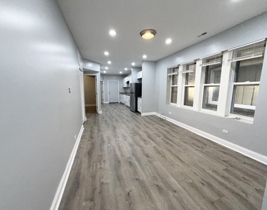 7724 S Essex Avenue - Photo Thumbnail 4